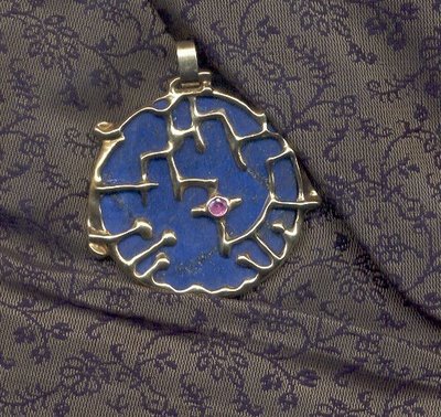 Unikatschmuck - fr den Mann, Amulett, 18 kt, Lapislazuli, Rubin